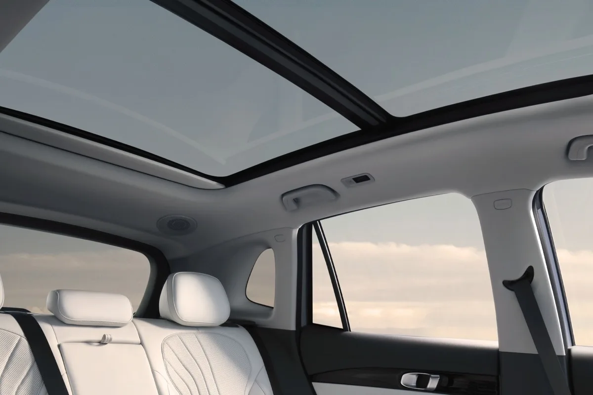2026 Geely Starray EM-i Inspire panoramic glass sunroof