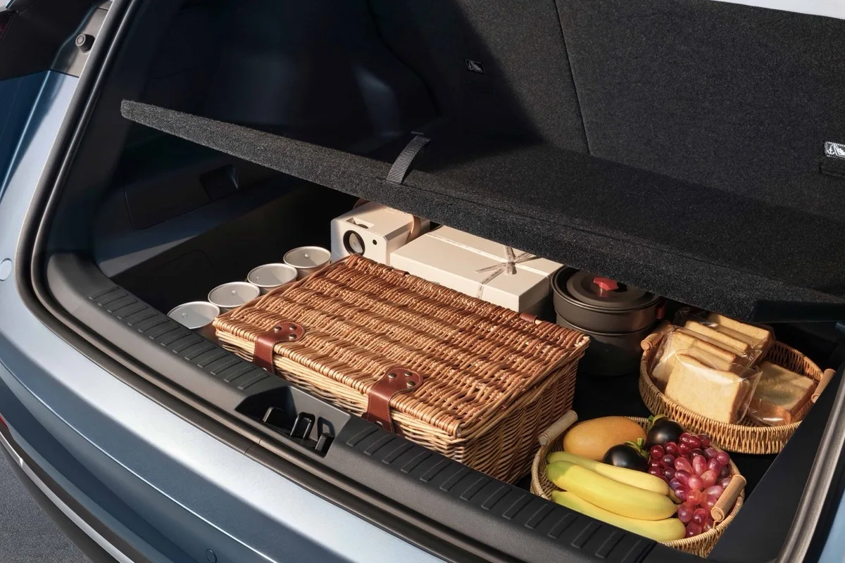 2026 Geely Starray EM-i Inspire rear seat legroom and passenger space
