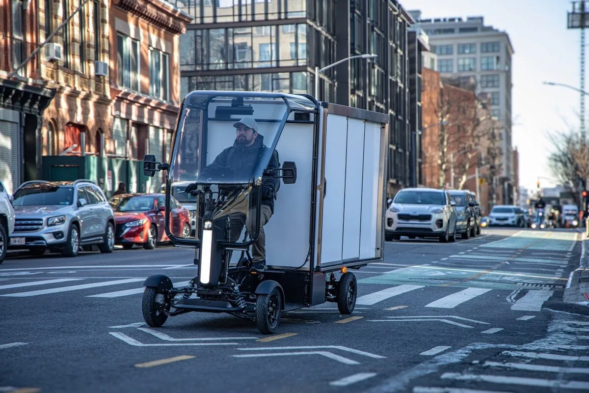 Honda Motocompacto Cargo electric delivery vehicle on New York city street