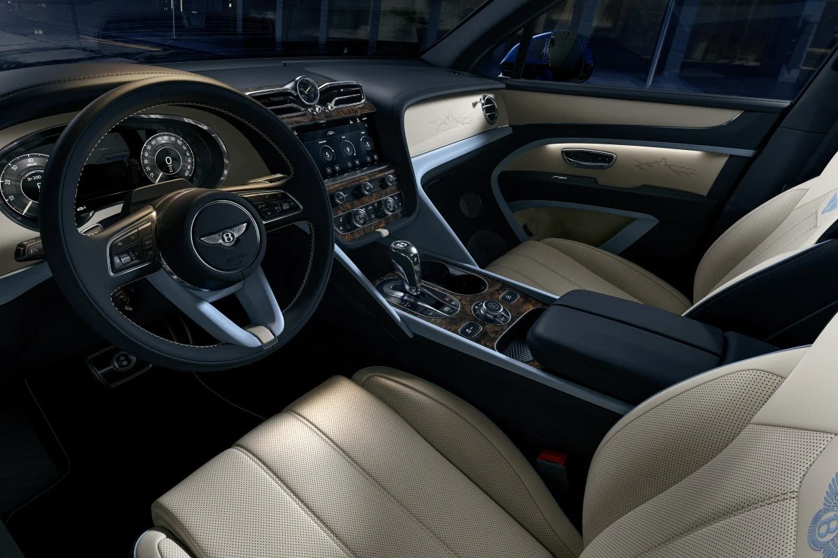 Bentayga Artenara Edition interior with Light Blue accent