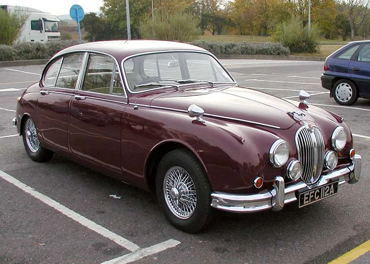 Jaguar MKII classic saloon - a car that never drove itself into walls