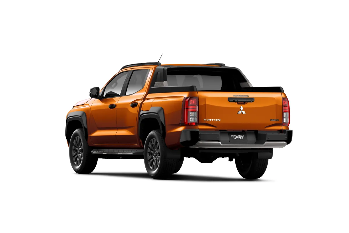 26MY-mitsubishi_Triton_AUS_DCAB_GSR_rear-left_M14