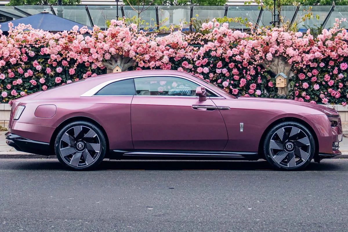 Pink-rolls-royce-showcase