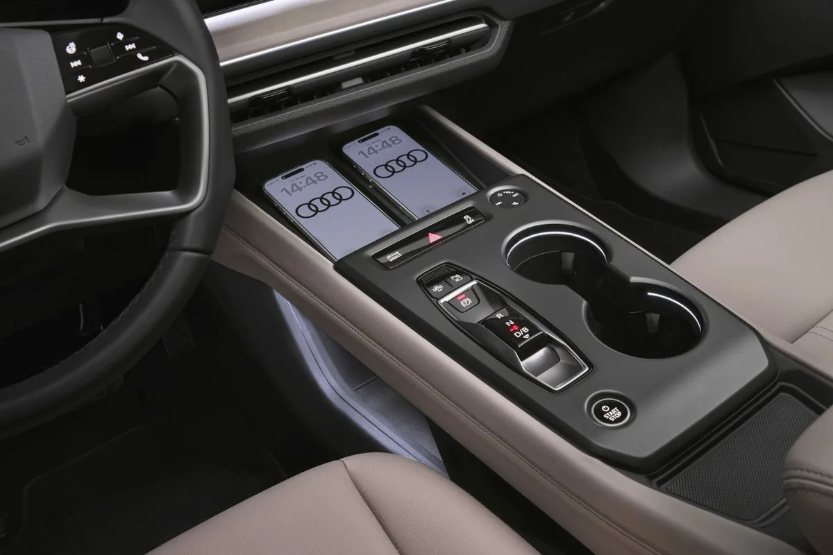 Audi Q4 e-tron centre console with dual phone charging trays