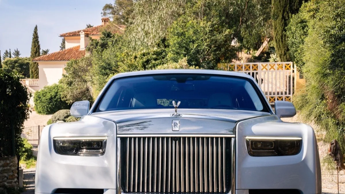 Rolls-Royce Phantom VIII front view at Villa Mimosa on the French Riviera