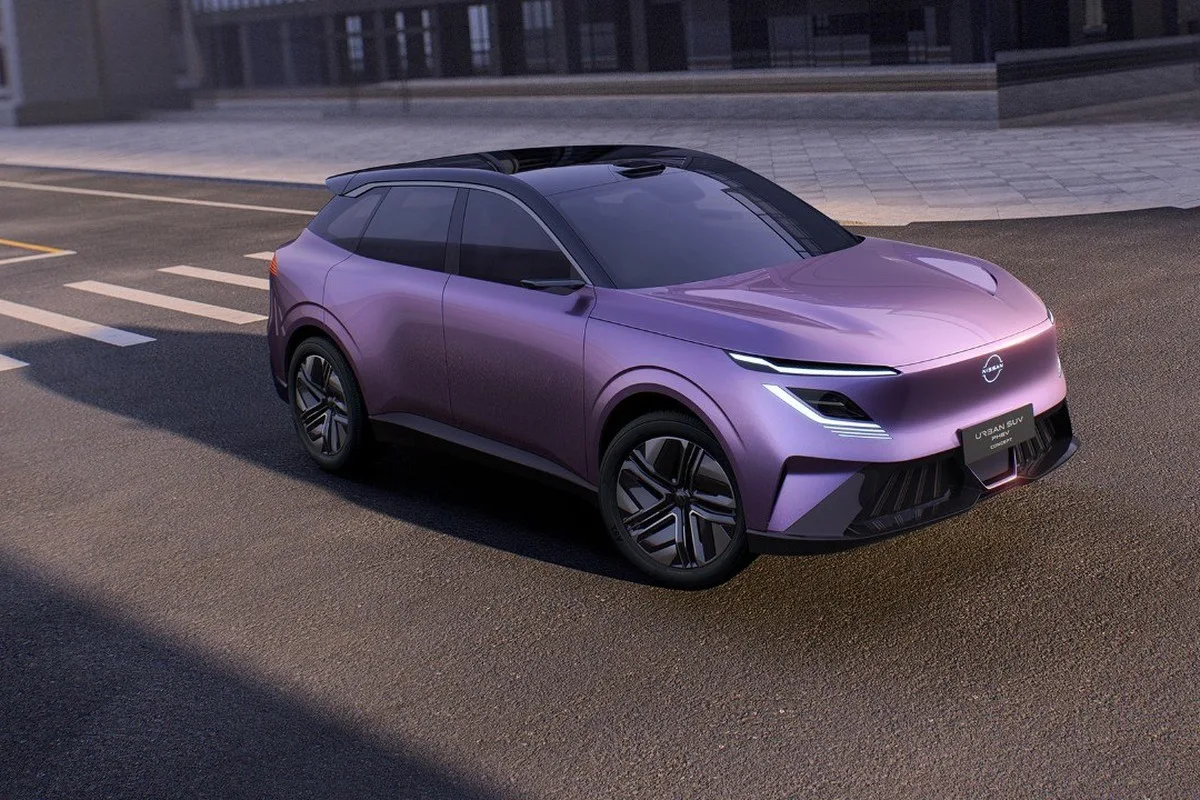 Nissan Urban SUV Concept front three-quarter view in a modern city setting