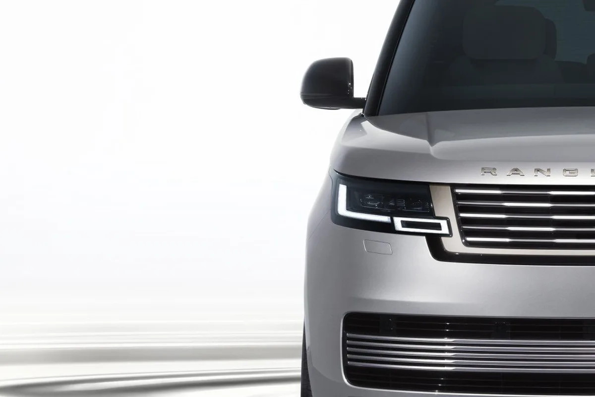 Range Rover SV Ultra front grille and headlight detail in Titan Silver