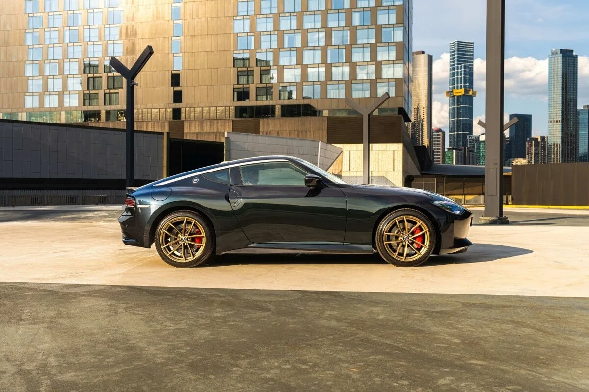 Nissan Z Heritage Edition side profile with gold wheels