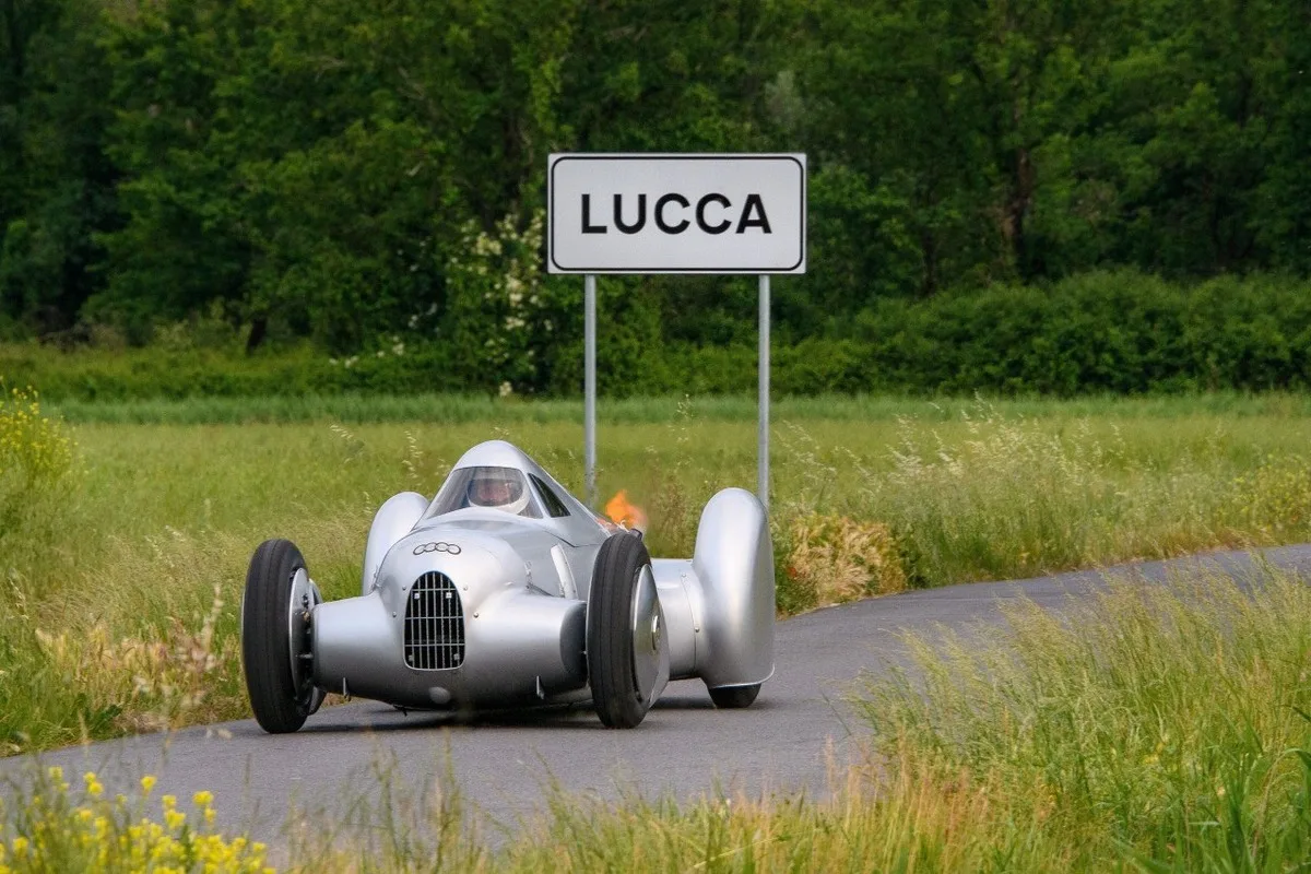 Auto Union Type 52 on a road near Lucca.