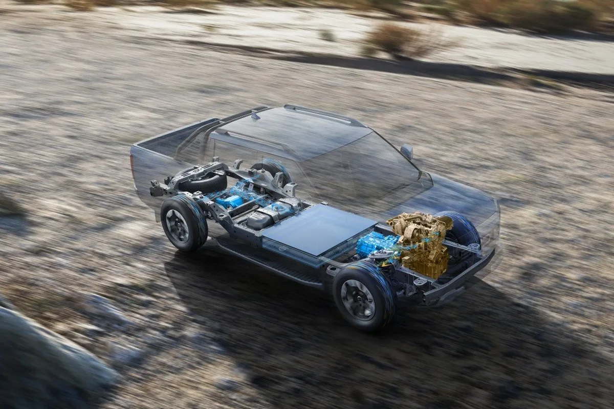 BYD Shark 6 plug-in hybrid powertrain cutaway render with battery and engine components visible.
