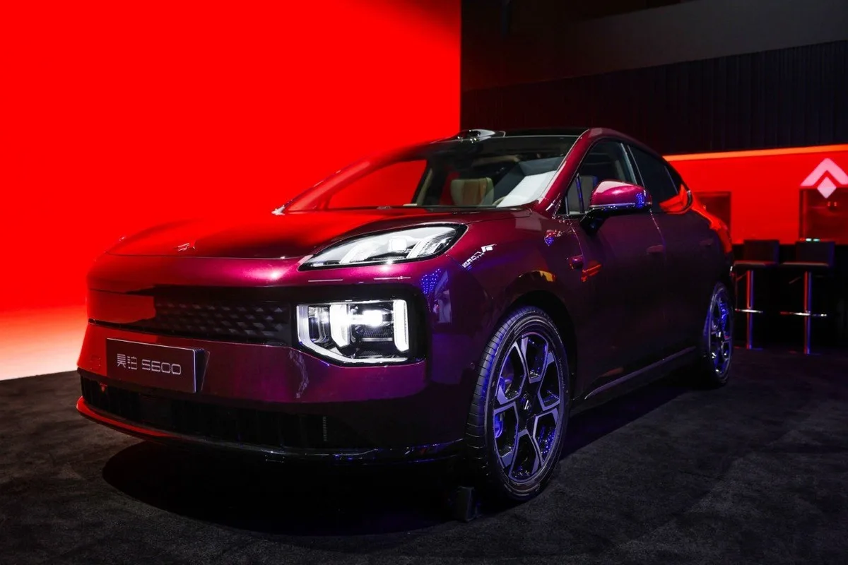 Burgundy Hyptec S600 shown from the front three-quarter angle at Auto China 2026