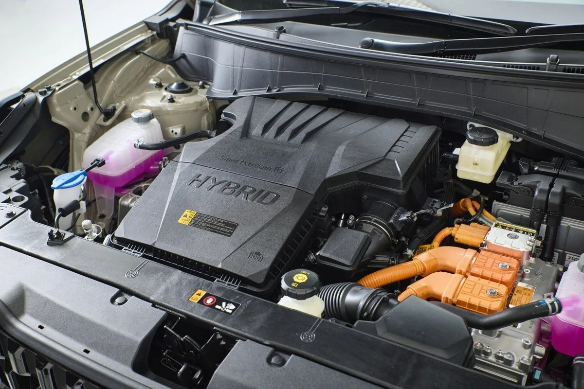 All-new Kia Seltos hybrid engine bay with Smartstream G hybrid cover