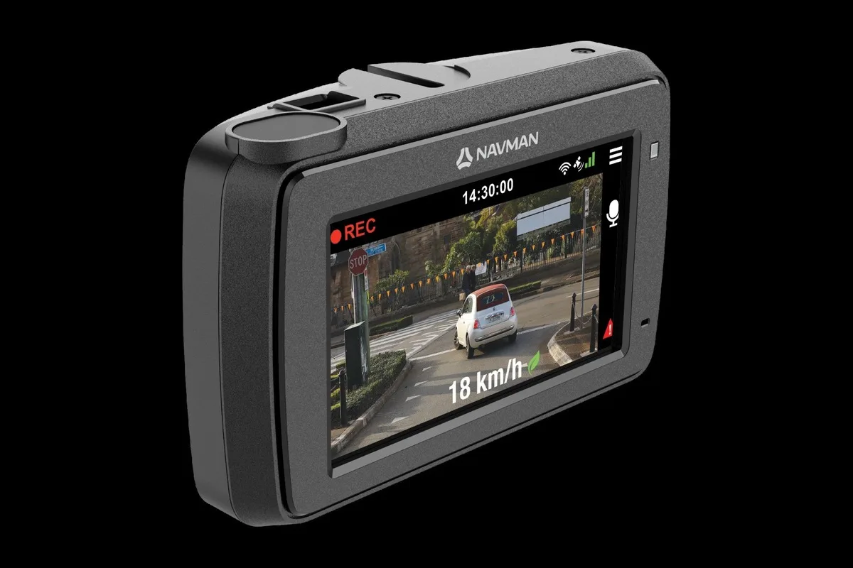 Navman dash cam angled screen render showing an 18 kmh road view