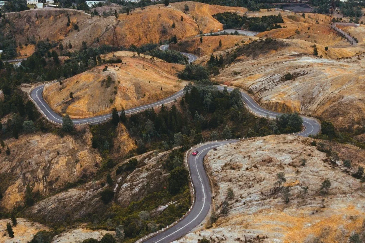 Tasmanian switchback road from above during the Nissan Qashqai e-POWER economy run.