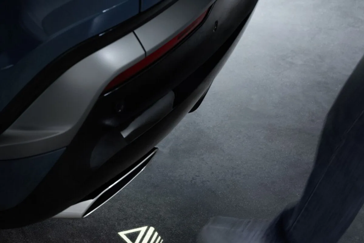Audi Q7 exit warning projection