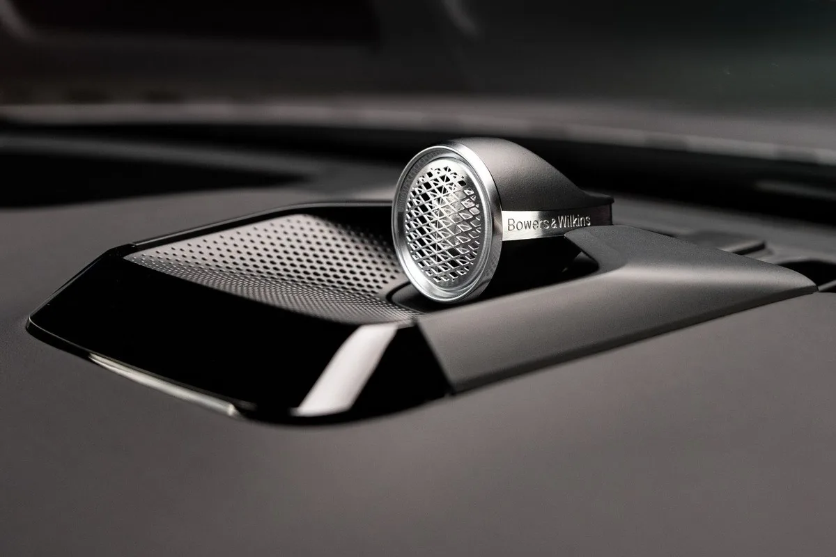 Volvo ES90 Bowers and Wilkins dashboard speaker detail