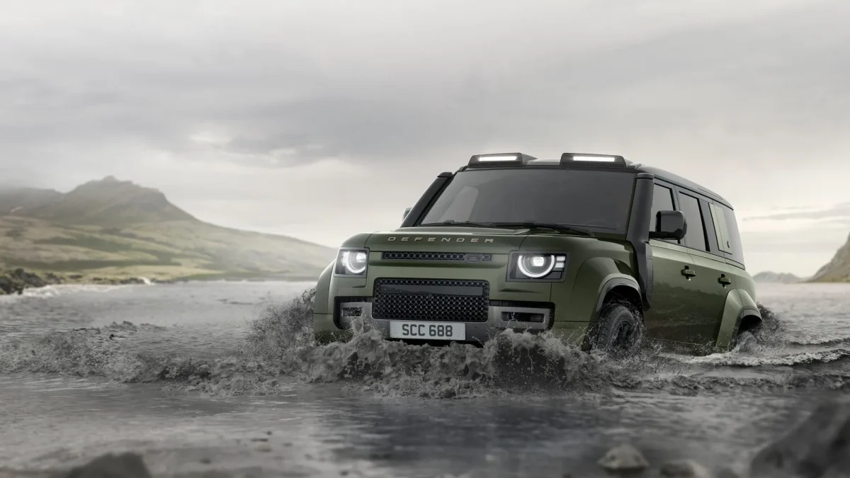 Land Rover Defender wading with roof light pod