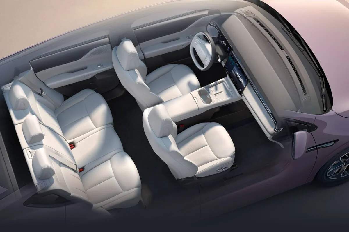 XPeng G6 interior layout with front and rear seats