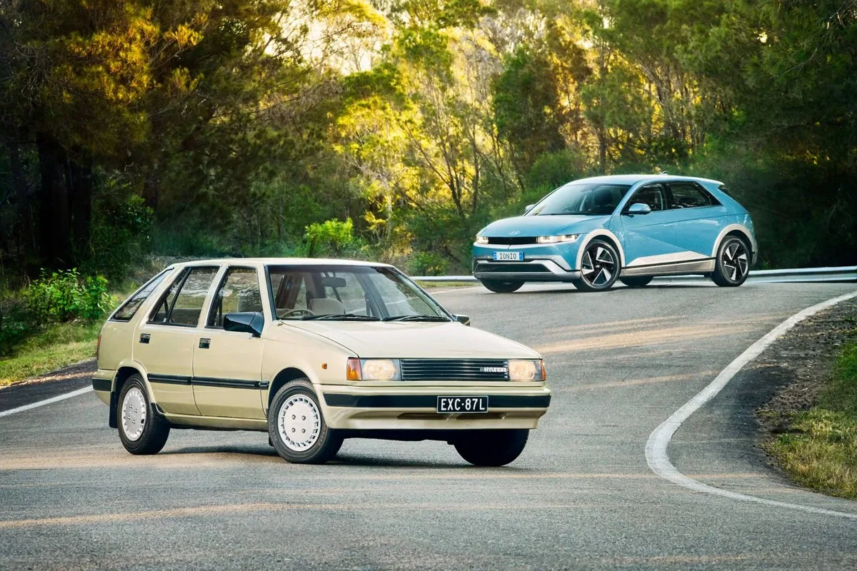 Hyundai Australia 40 years, Excel and IONIQ 5 on a bend