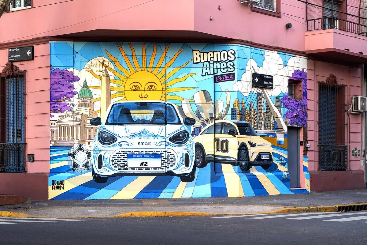 The smart #2 mural in Buenos Aires by Martin Ron