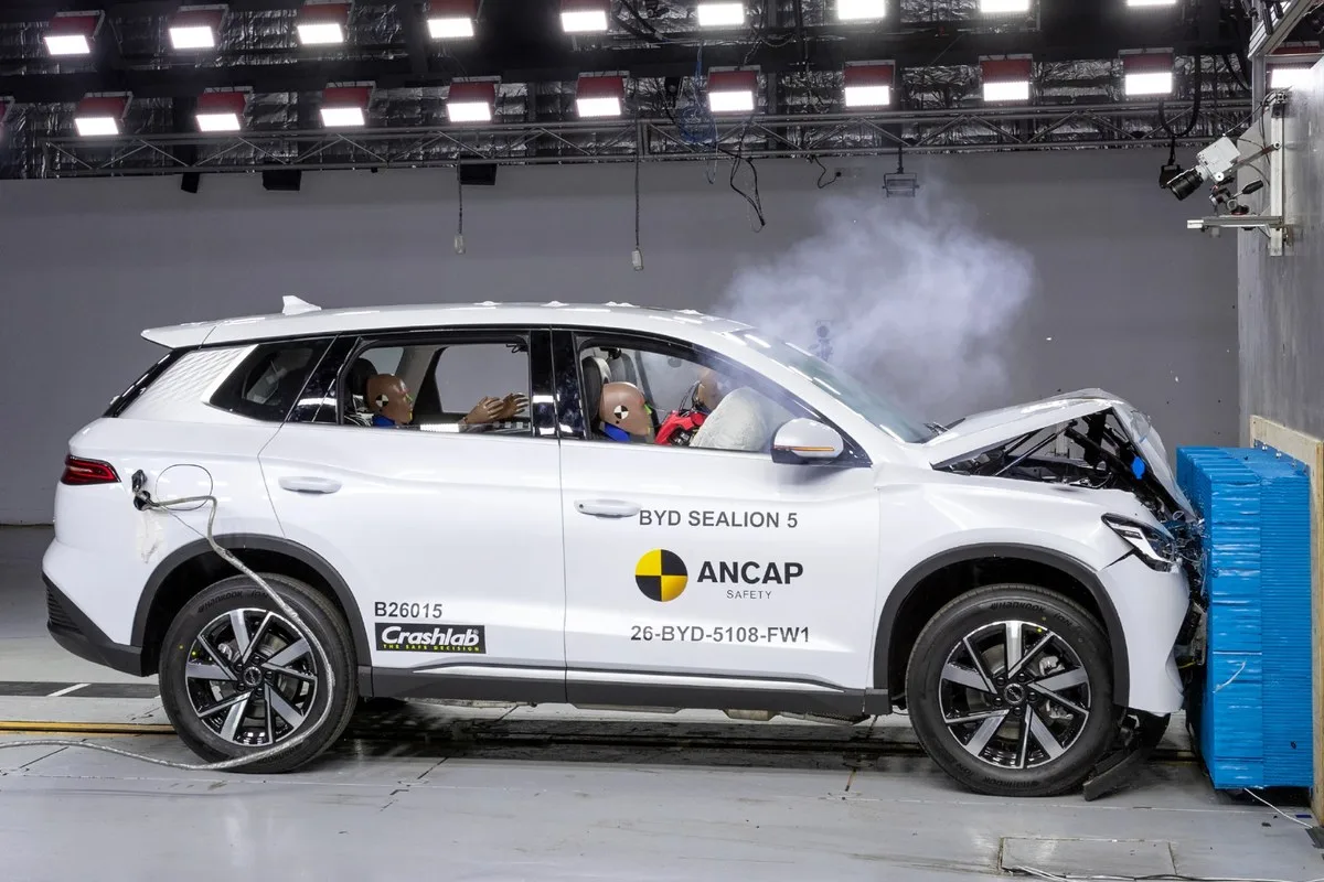 White BYD Sealion 5 hitting the full-width barrier in ANCAP testing