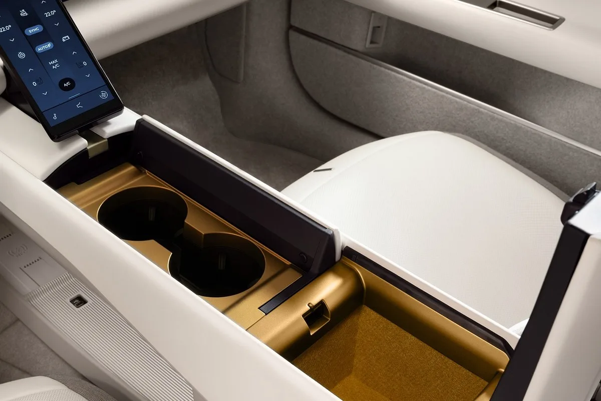 Jaguar Type 01 centre console storage