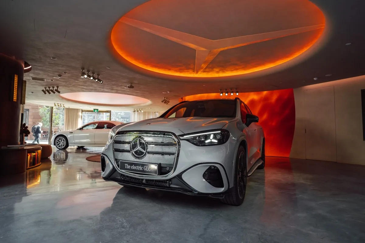 Mercedes-Benz GLC 400 4MATIC electric with the S 450 behind it inside Studio Sydney